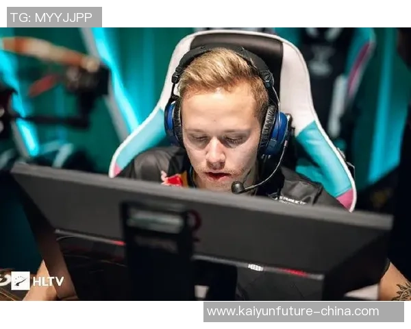 CSGO战术解析：深入探讨FPX的包夹策略与执行技巧