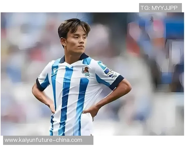 久保建英在国际赛场的表现引发热议球迷期待他的未来发展与突破