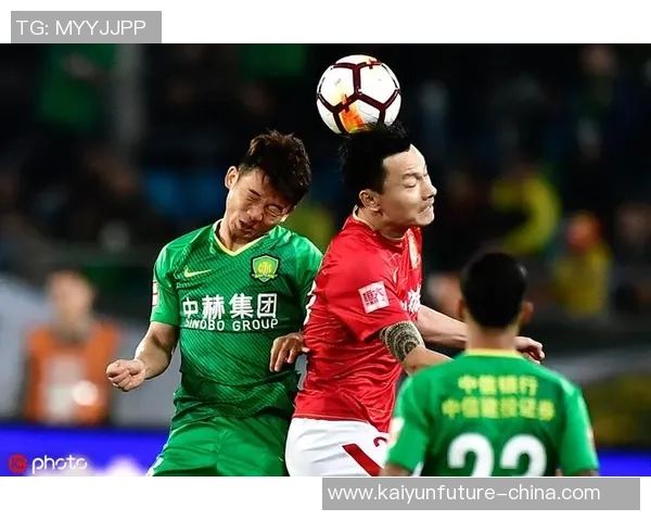 恒大与国安精彩对决录像集锦回顾赛场激烈瞬间与精彩进球时刻